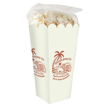 Schachtel mit salzigem Popcorn